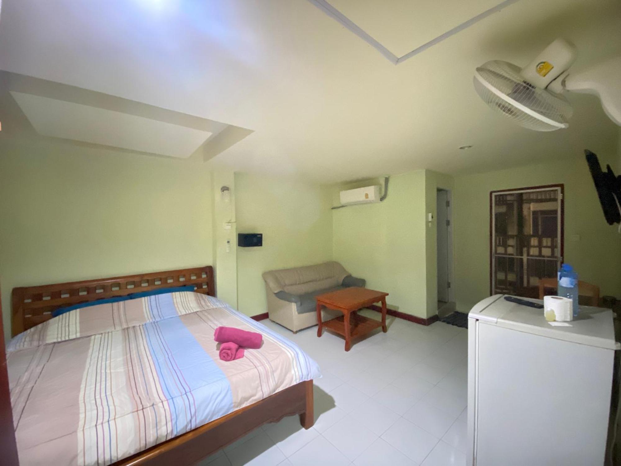 Bambus Motel Bãi biển Jomtien Ngoại thất bức ảnh